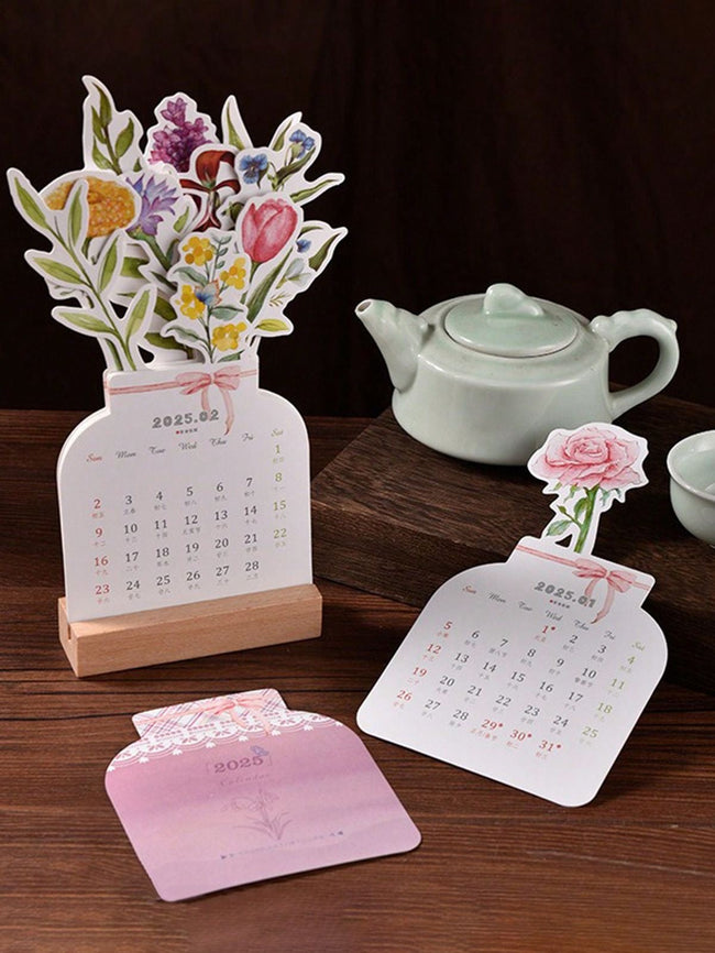 Floral desk calendar Hover Image