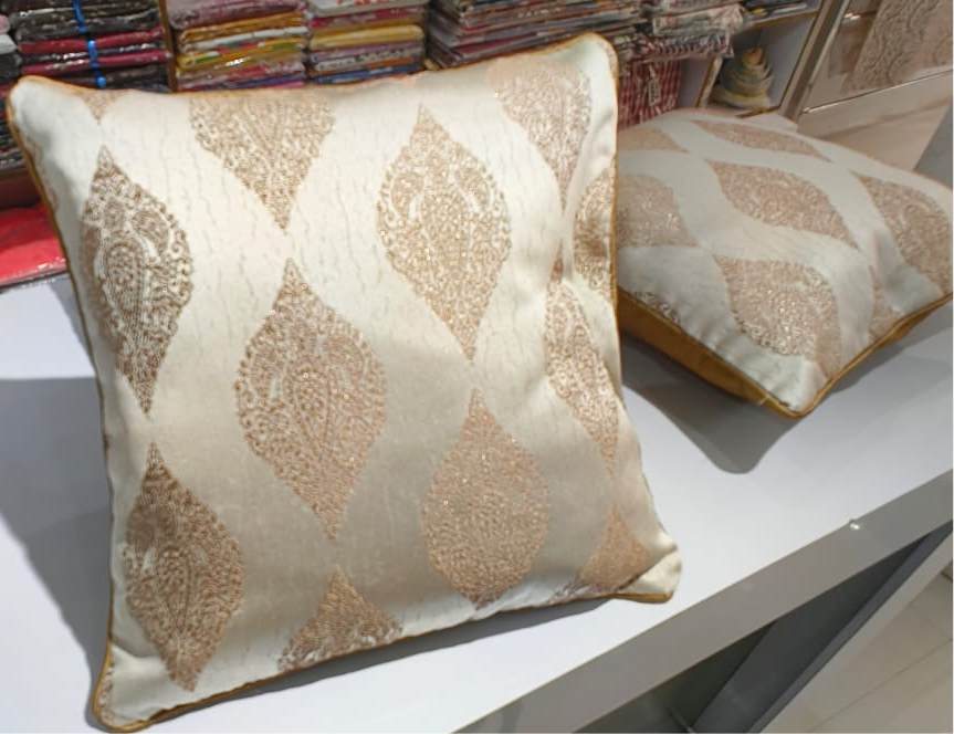 Cushion with cover set of 5